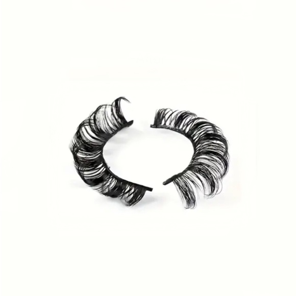 Wispy Mink Lashes - Picture 2 of 2